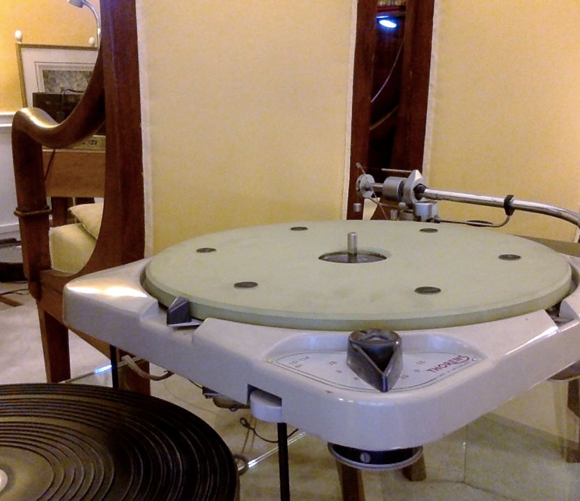 Turntable THORENS TD 124 - &quot;LA REINE MÈRE&quot; (THE MO  			