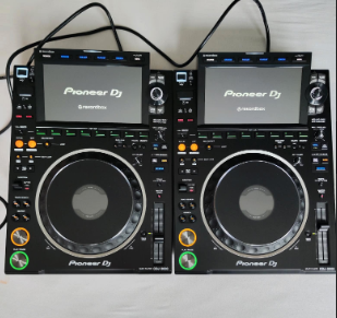 2x Pioneer DJ-CDJ 3000 Multiplayer  			