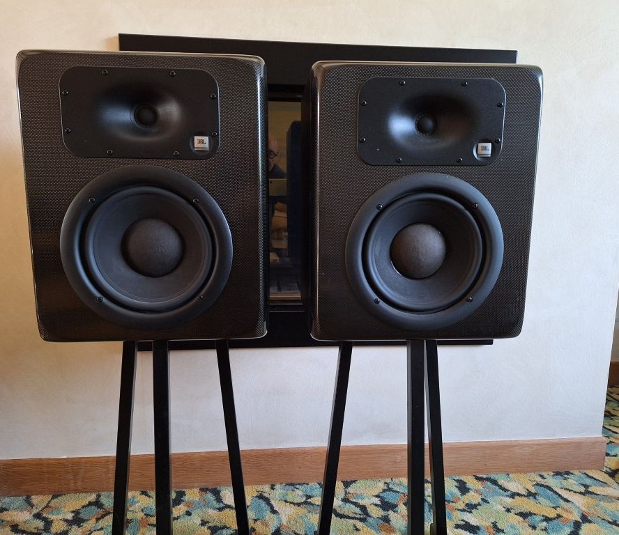 jbl lsr 28 p