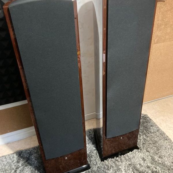 Revel performa 3 F208  			