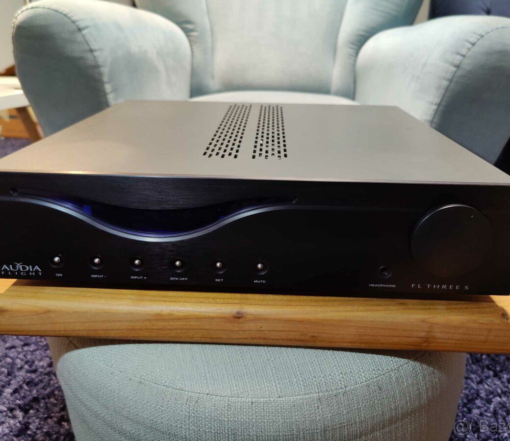 Audia Flight Three S amplifier  			